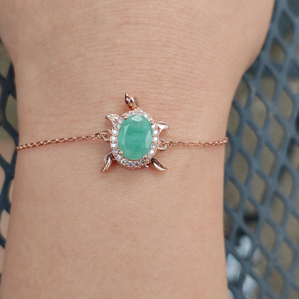 Emerald Turtle - Picture 2 of 2